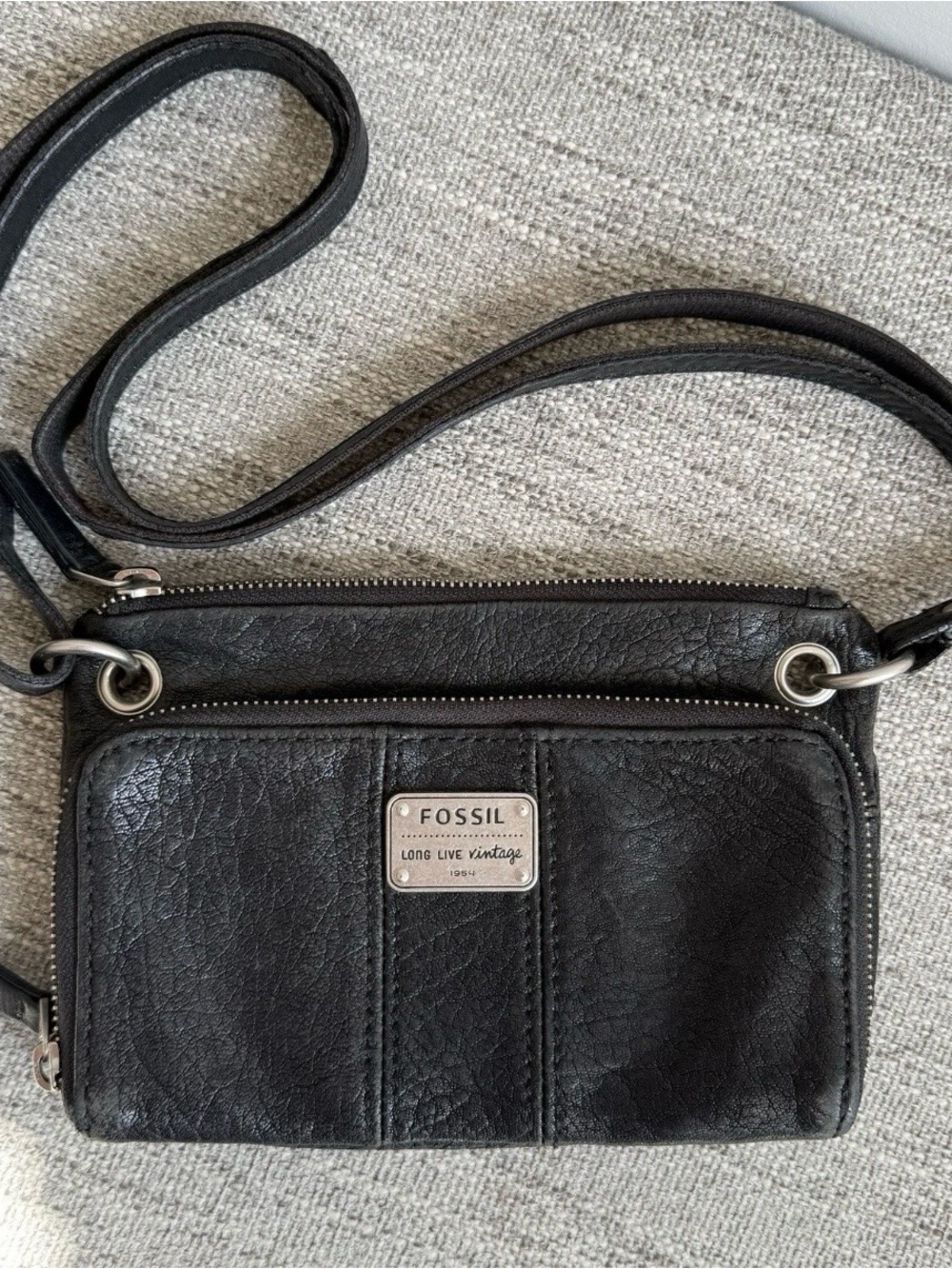 Fossil Long Live Vtg 1954 Black Leather Crossbody Wallet Bag Adjustable Strap